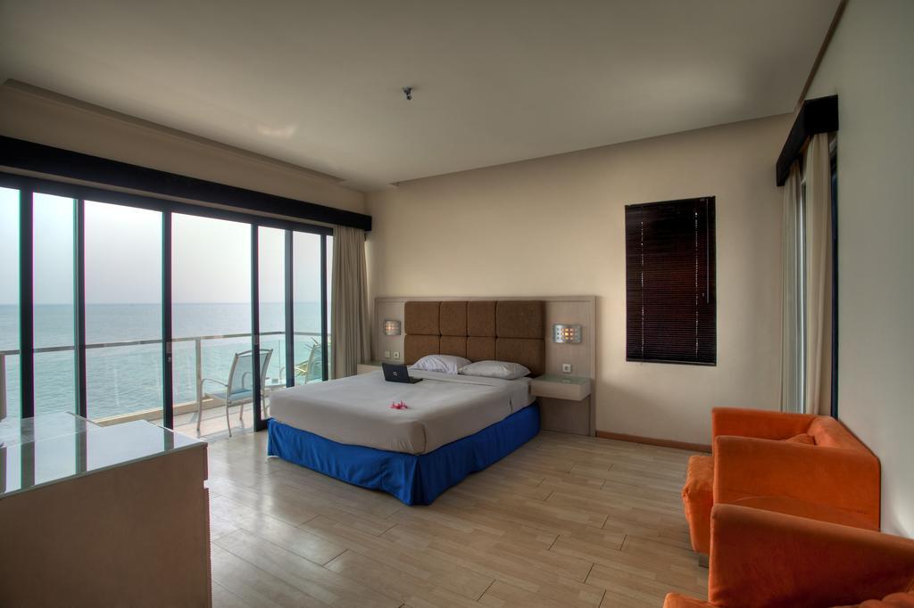 Tanjung Kodok Beach Resort Paciran Zimmer foto
